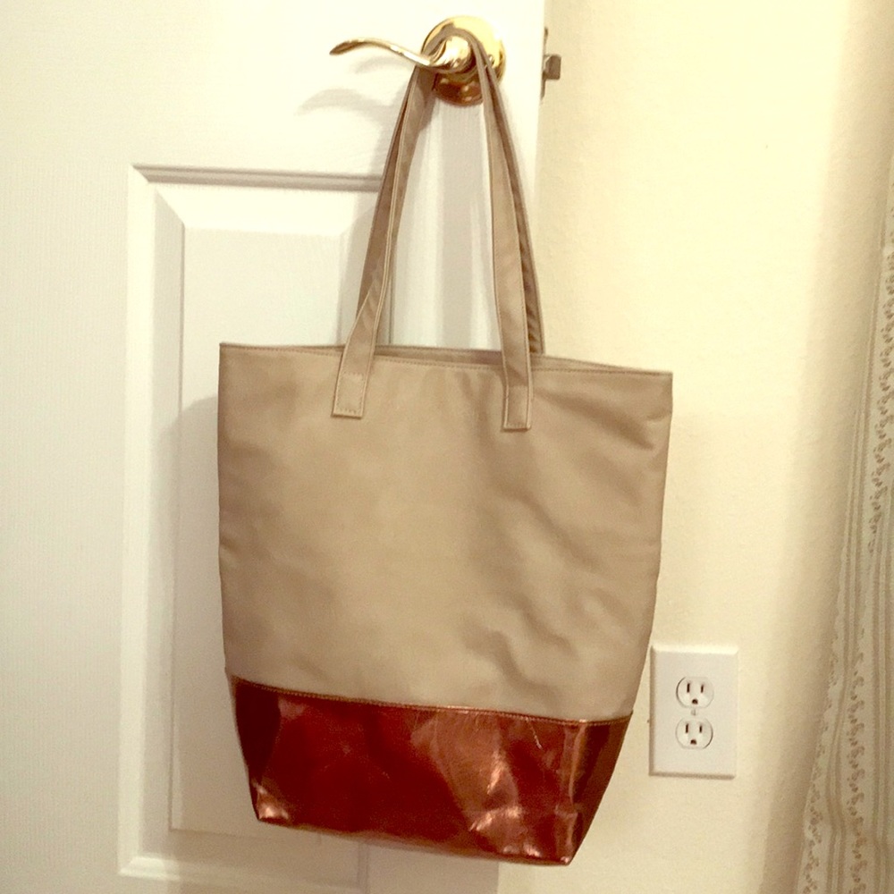 NWOT Marciano Tote - Beige & Copper